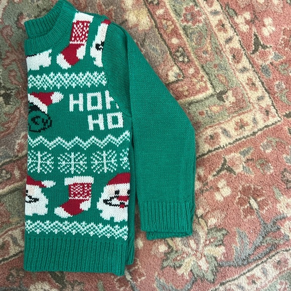 Sezzit- Boys Size 2T ~ Dinosaur Christmas Sweater ~ with Santa & Stockings too! - Picture 5 of 17